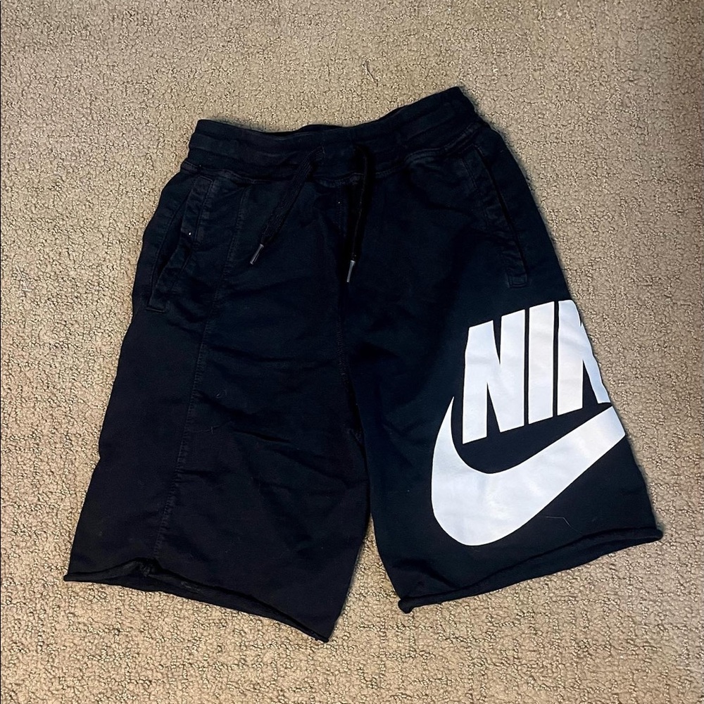 Kids medium black nike shorts